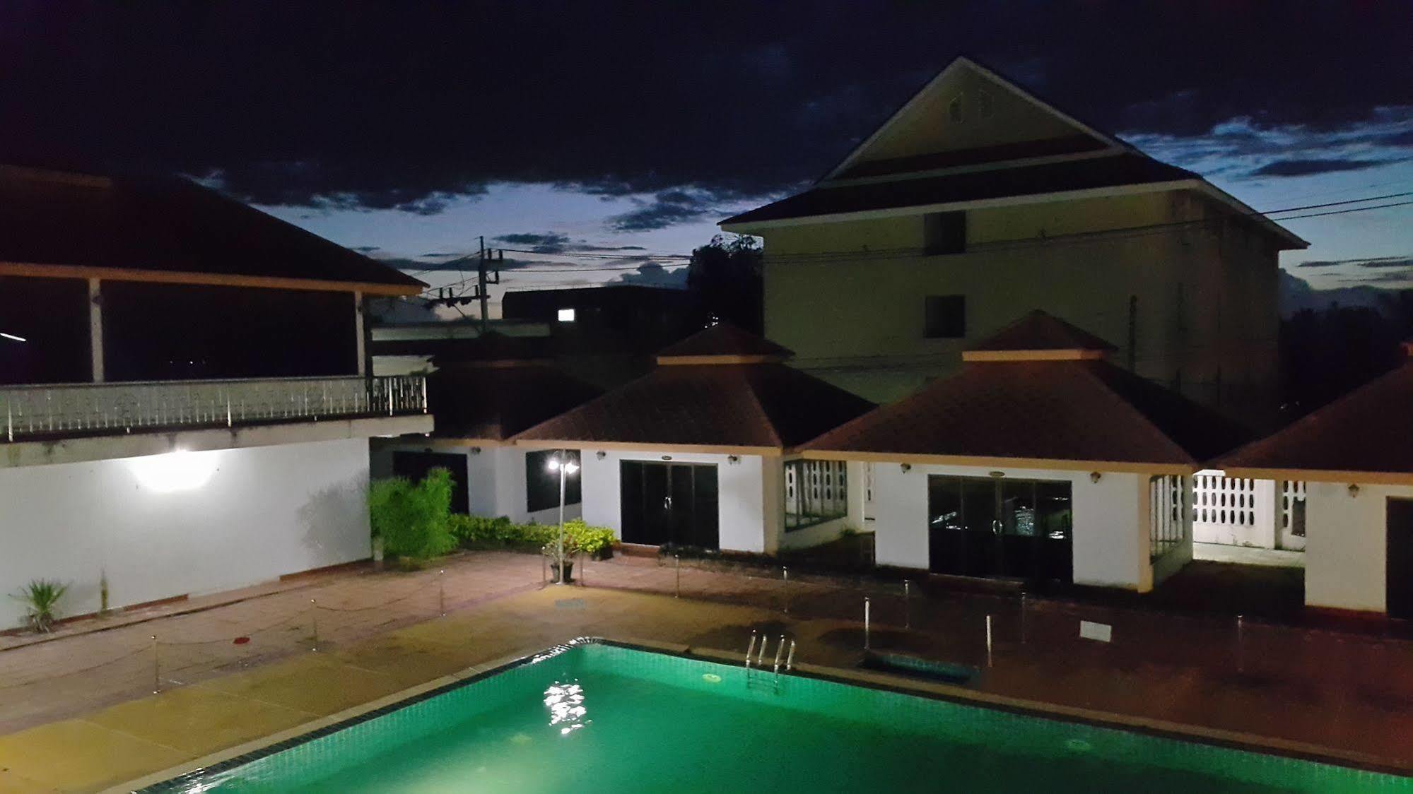 Sadudee Mansion Hotel Surat Thani Bagian luar foto